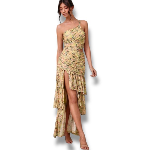 boutique Dresses & Skirts - Closet Clear Out Sales Price Ends Tonight Floral One-Shoulder Cut Out Maxi Dress